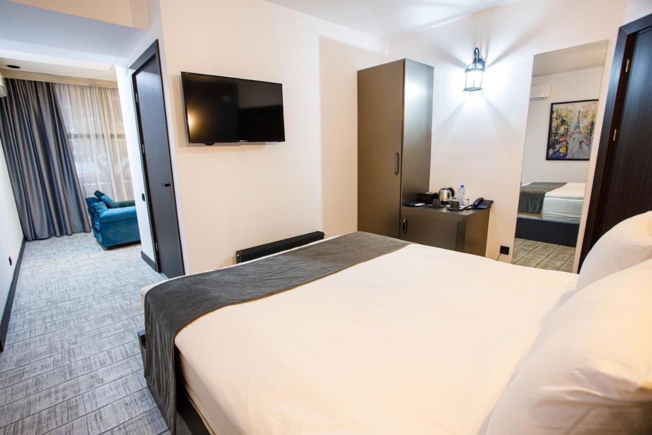 The Phoenix Boutique Hotel Yerevan Bagian luar foto