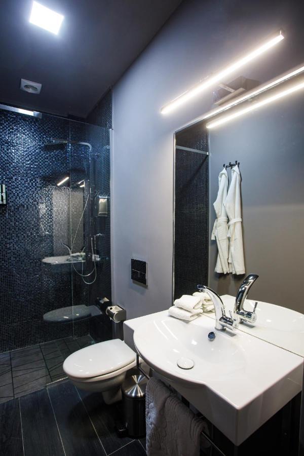 The Phoenix Boutique Hotel Yerevan Bagian luar foto