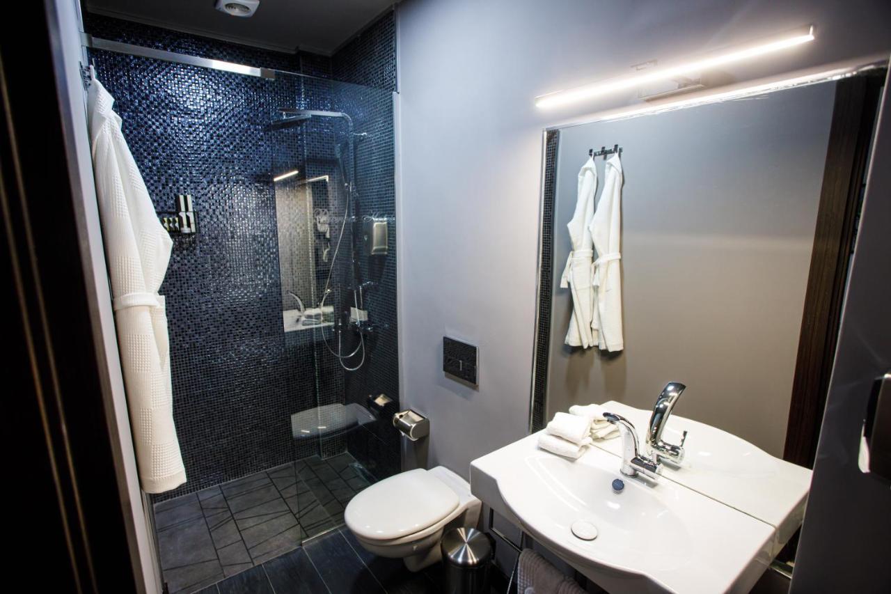The Phoenix Boutique Hotel Yerevan Bagian luar foto