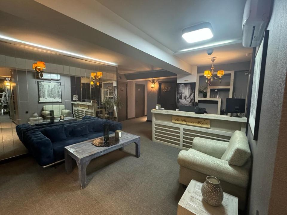 The Phoenix Boutique Hotel Yerevan Bagian luar foto