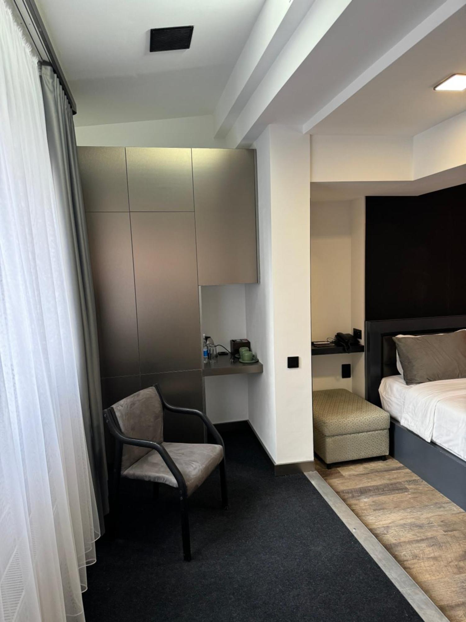 The Phoenix Boutique Hotel Yerevan Bagian luar foto